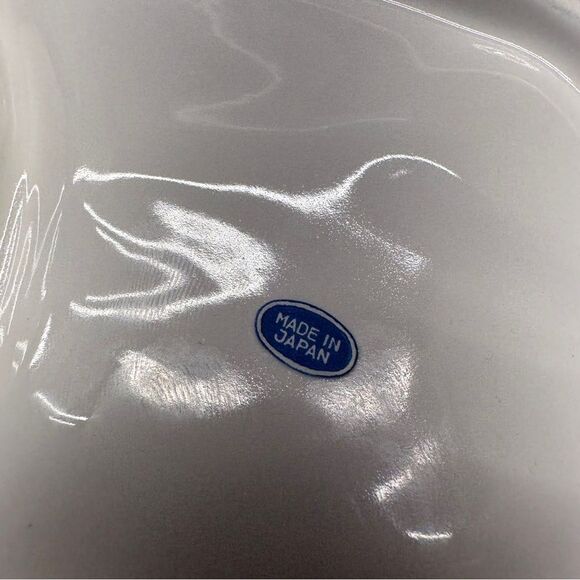 Vintage White Ceramic artichoke Plates - Picture 8 of 8